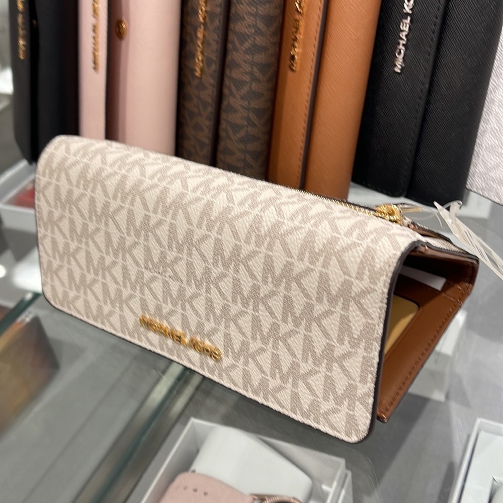 MICHAEL KORS JET SET TRV LARGE TRIFOLD VANILLA - Picture 6 of 16